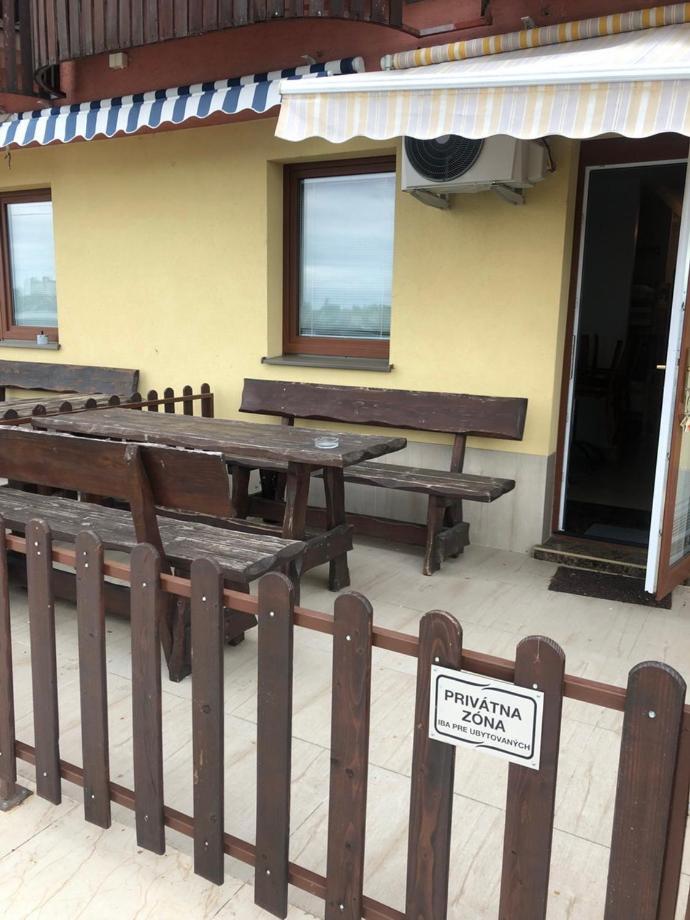 Apartmánový Wellness Garni Hotel Relax Senec Exterior foto